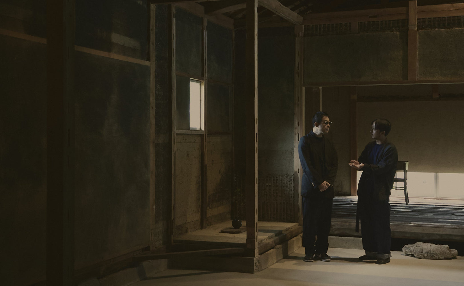 人間も動物も無機物も、みな同じ粒。